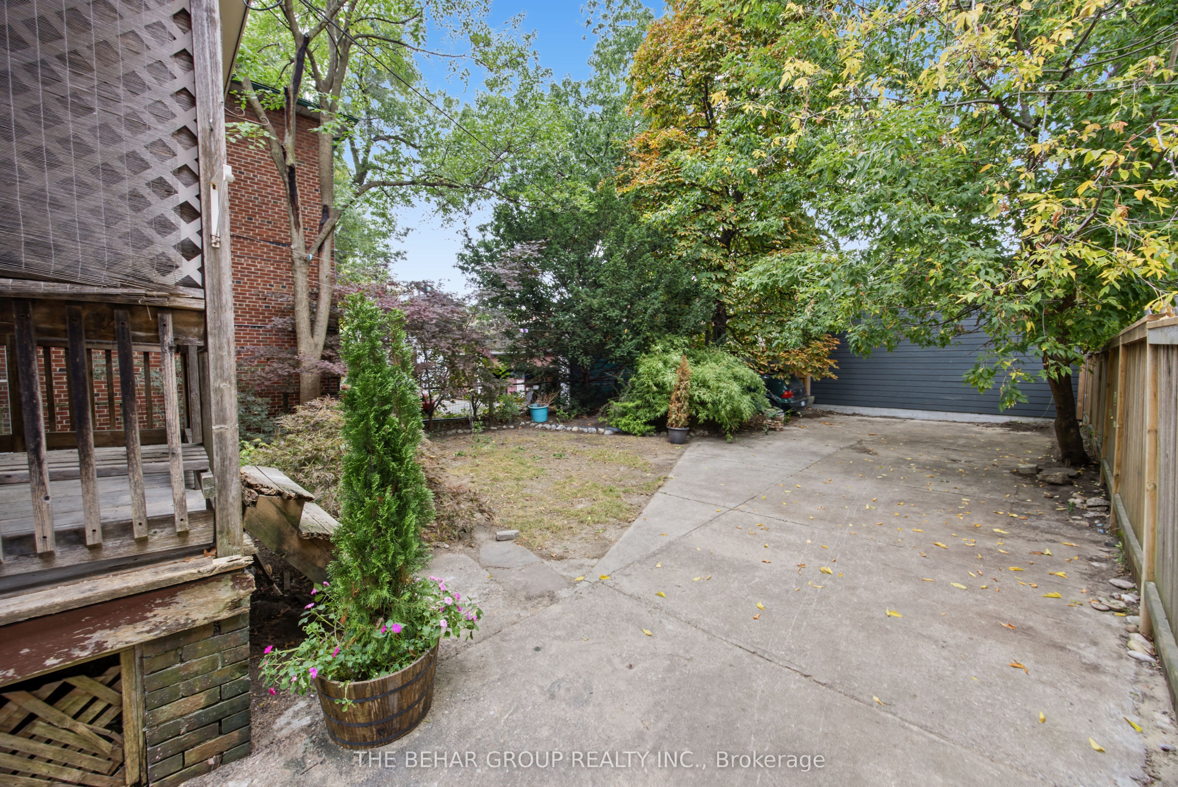 319 Indian Road