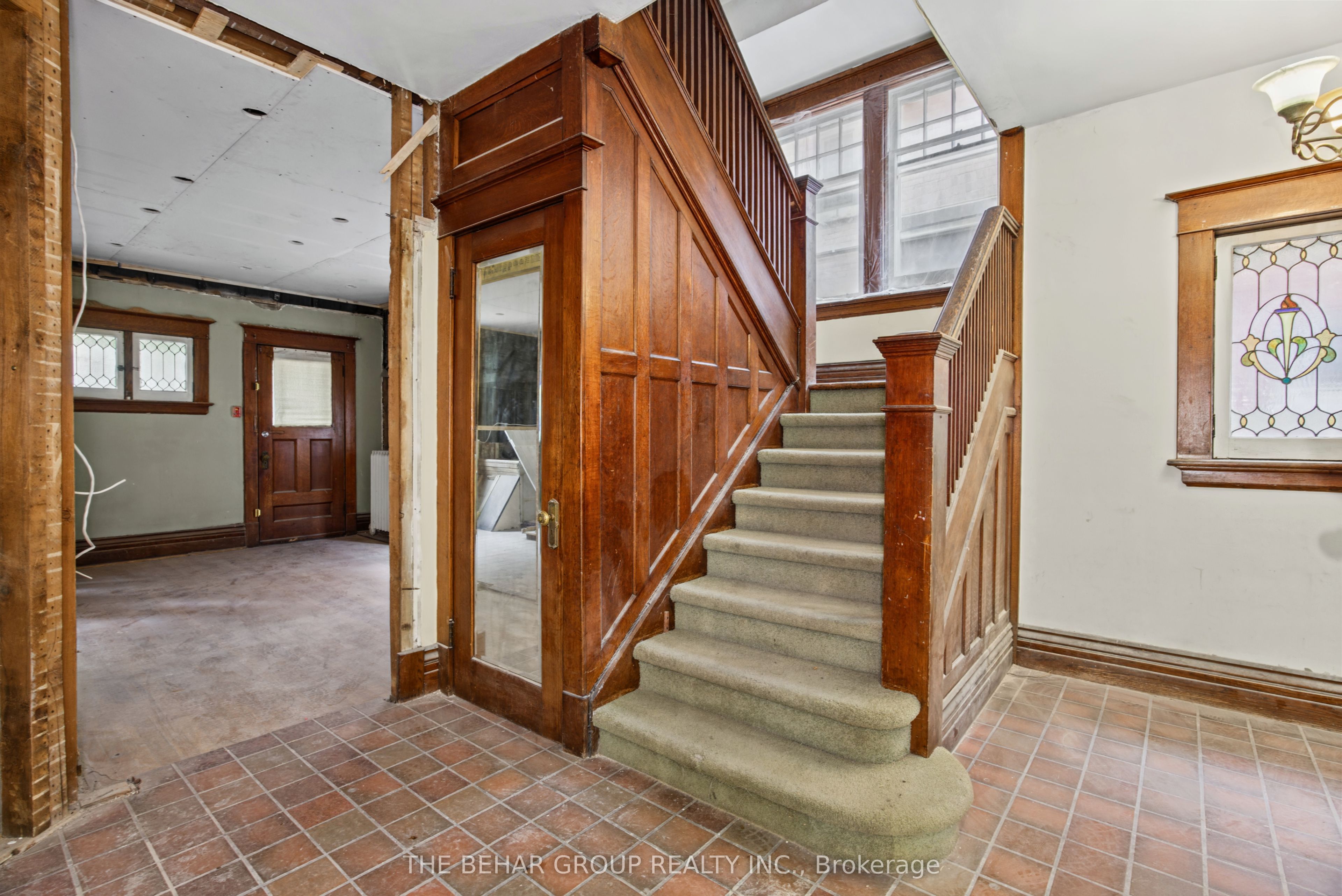 319 Indian Road