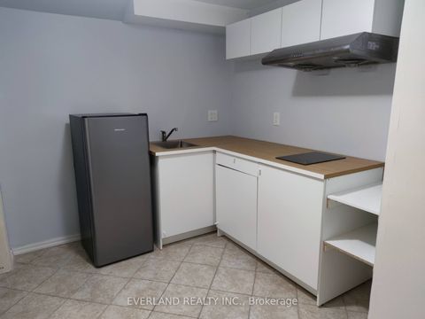 37 Belvia Drive Bsmt Vaughan ON L4K 5J6