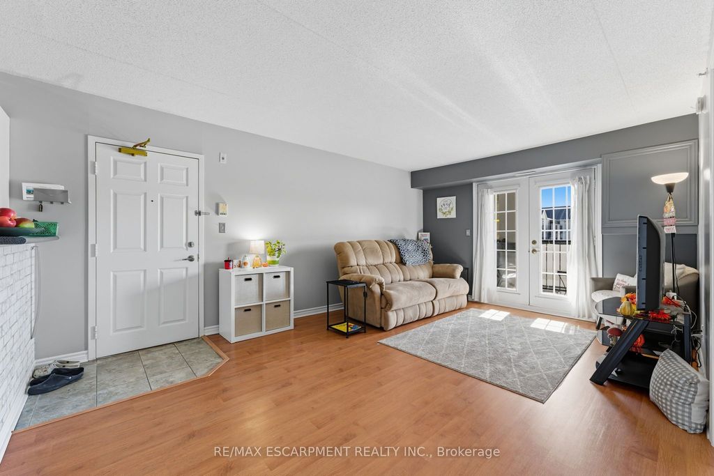 Photo of 1421 Walker's Line #304, Burlington, ON L7M 4P4 (MLS # W12441345)