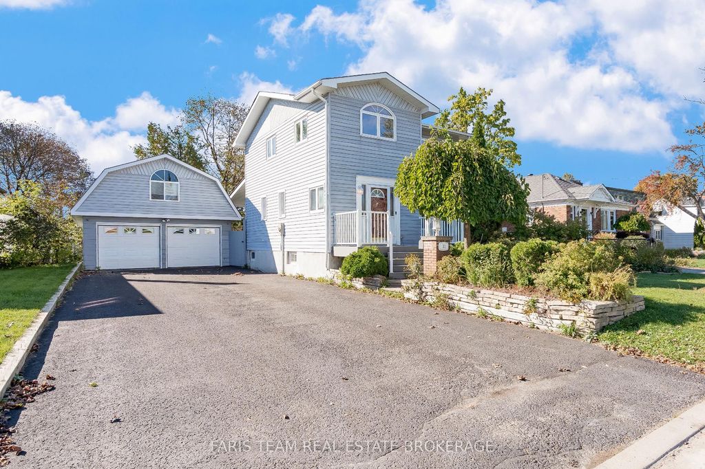 Photo of 31 Napier Street, Barrie, ON L4M 1W1 (MLS # S12458057)