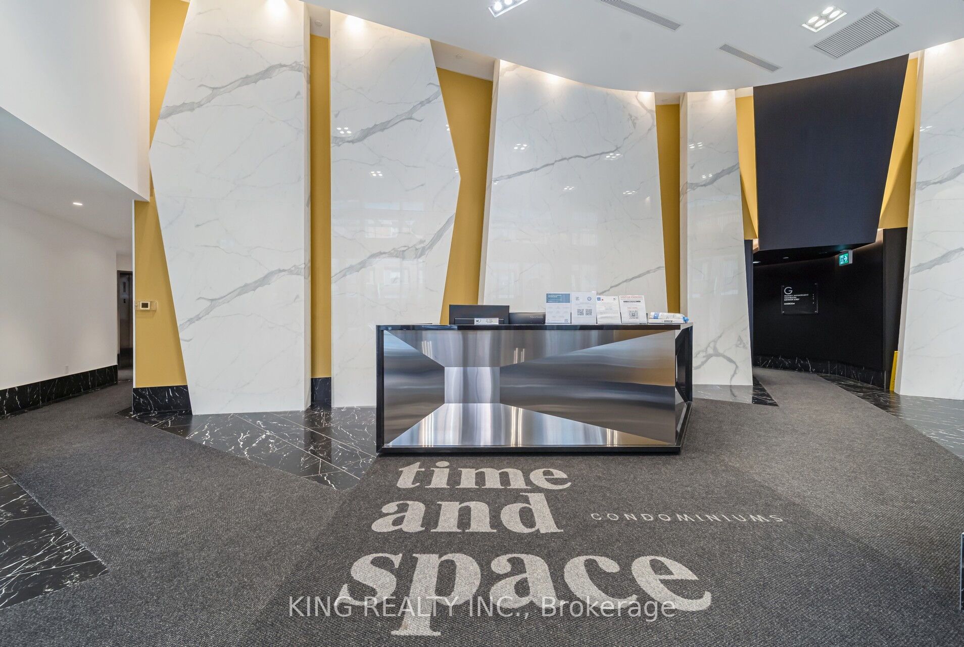 121 Lower Sherbourne Street S 233