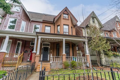 334 Crawford Street Upper Toronto ON M6J 2V9