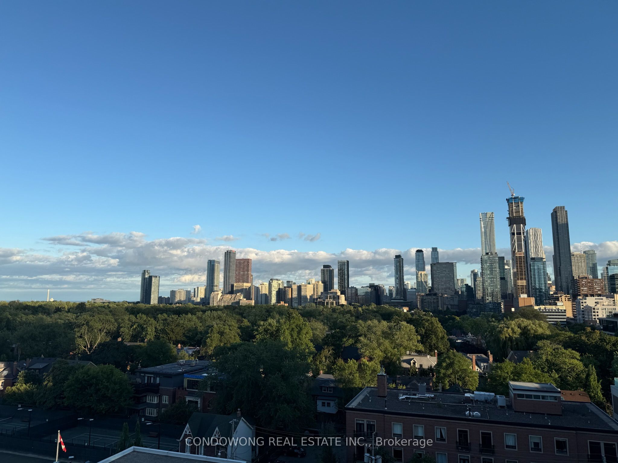 25 Scrivener Square 906