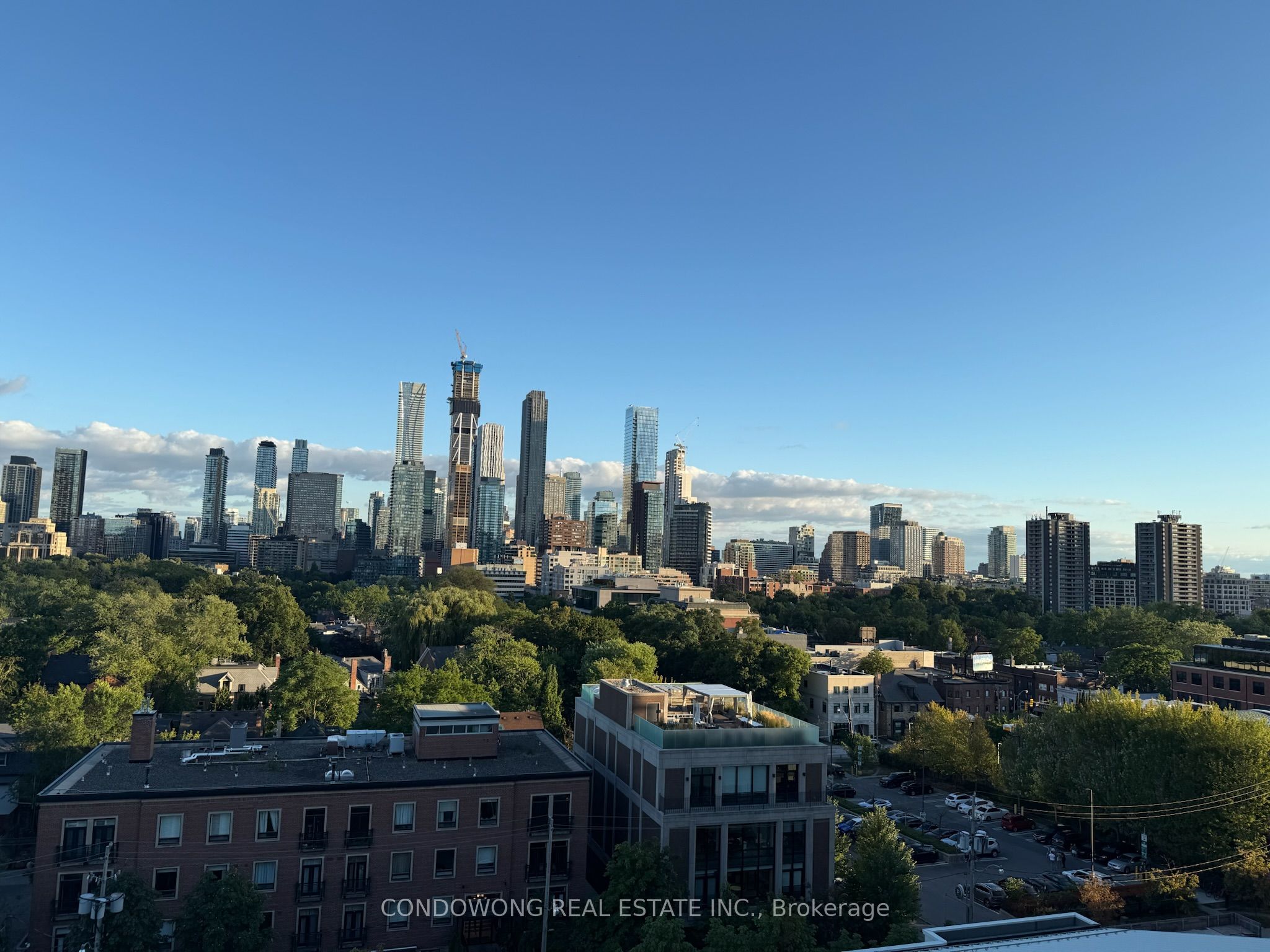 25 Scrivener Square 906