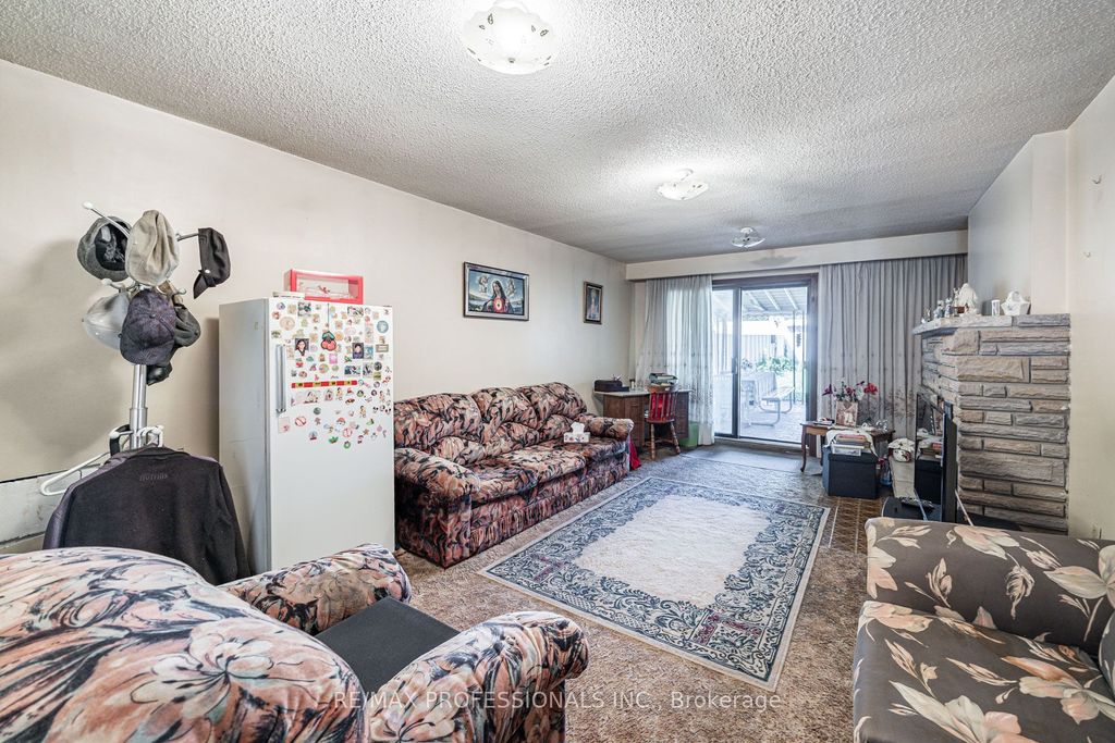 Photo of 54 Wright Avenue, Toronto, ON M6R 1K8 (MLS # W12440017)