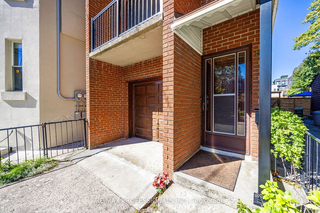 Photo of 54 Wright Avenue, Toronto, ON M6R 1K8 (MLS # W12440017)