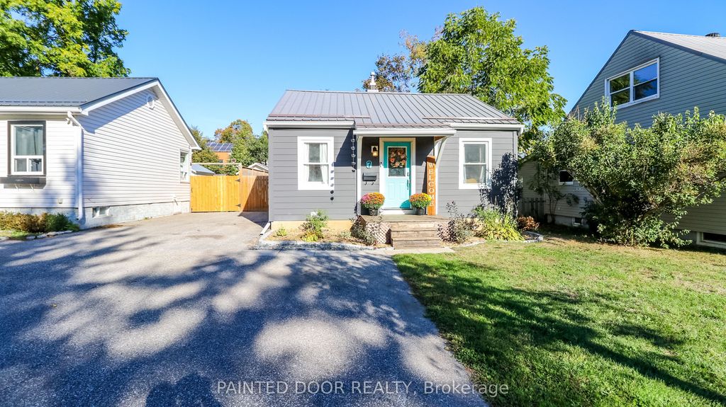 Photo of 7 Albany Avenue, Orillia, ON L3V 2T2 (MLS # S12444023)