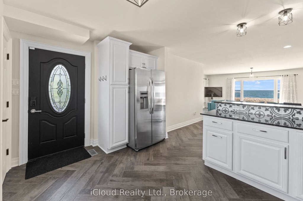 Photo of 18172 Erie Shore Drive, Chatham-Kent, ON N0P 1A0 (MLS # X13788728)