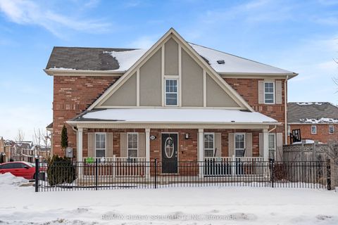 22 Apple Valley Way Brampton ON L6P 0W4