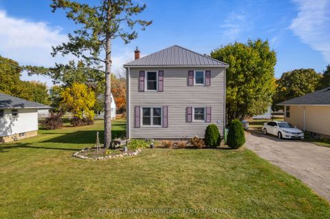 Photo of 106 KENSINGTON Crescent, South Huron, ON N0M 1Y0 (MLS # X12469100)