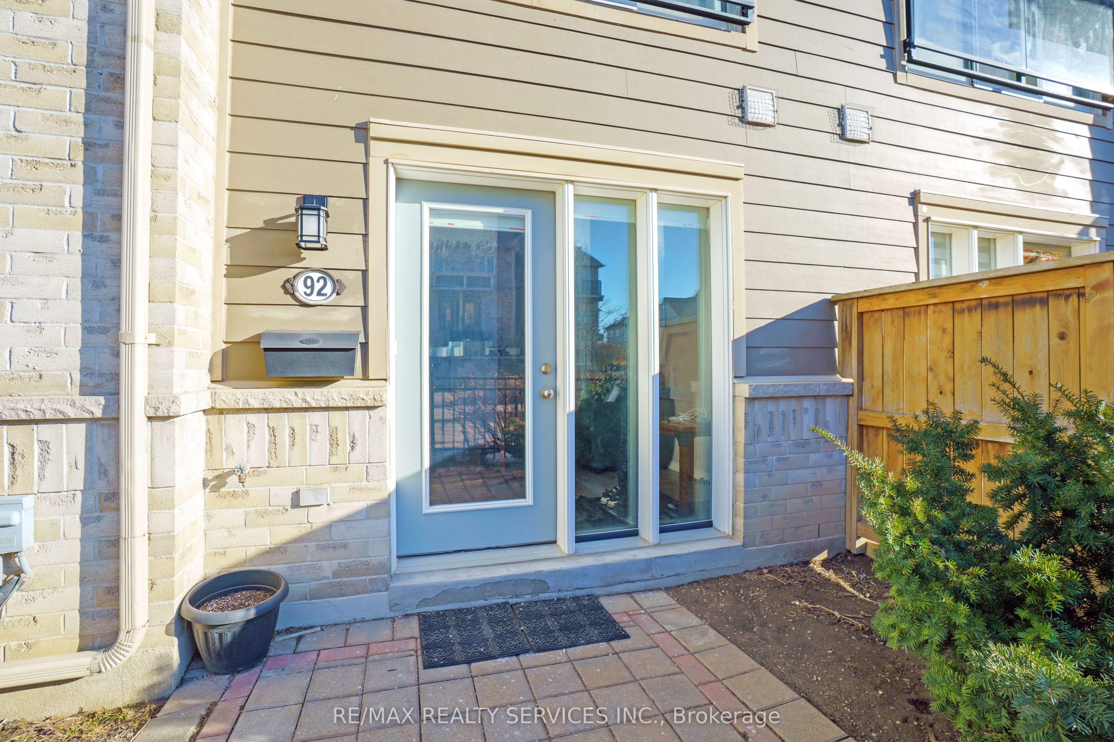 60 Fairwood Circle 92