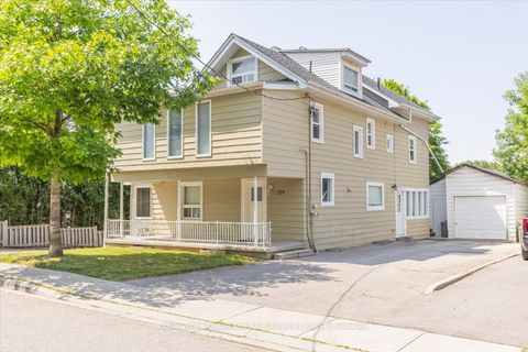 379 Simcoe Street Newmarket ON L3Y 2M4