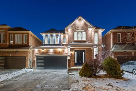 45 Delphinium Way Brampton ON L7A 0N3