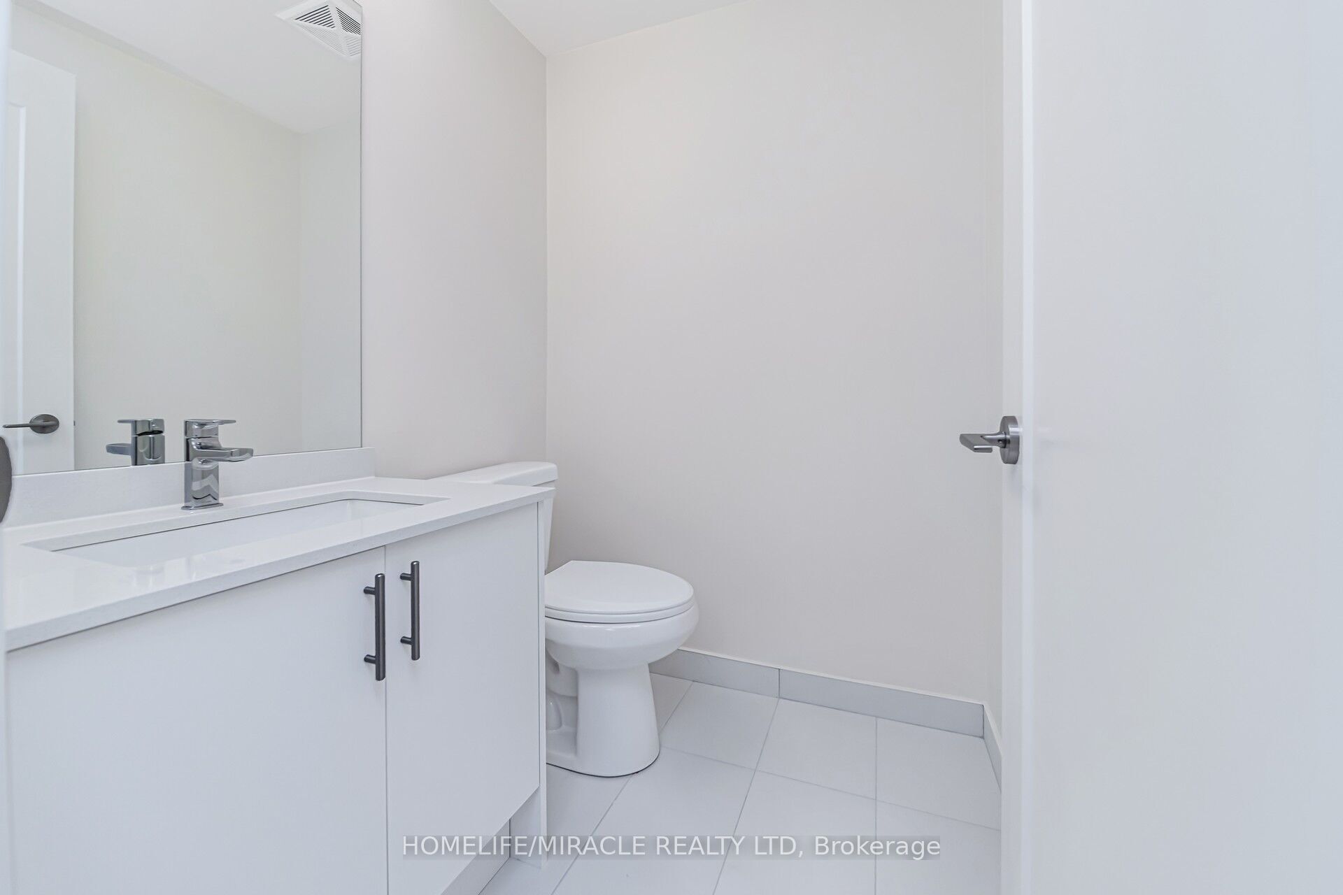 8960 Jane Street 919