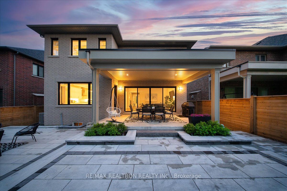 92 Klees Crescent