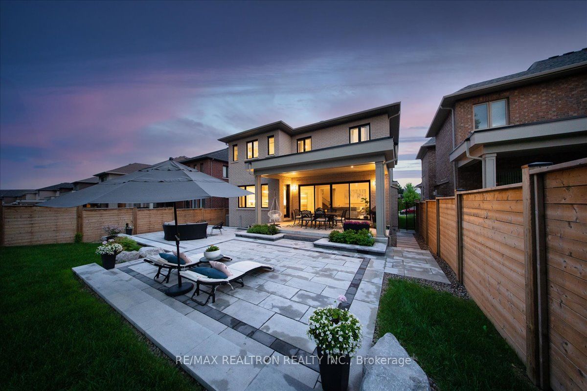 92 Klees Crescent
