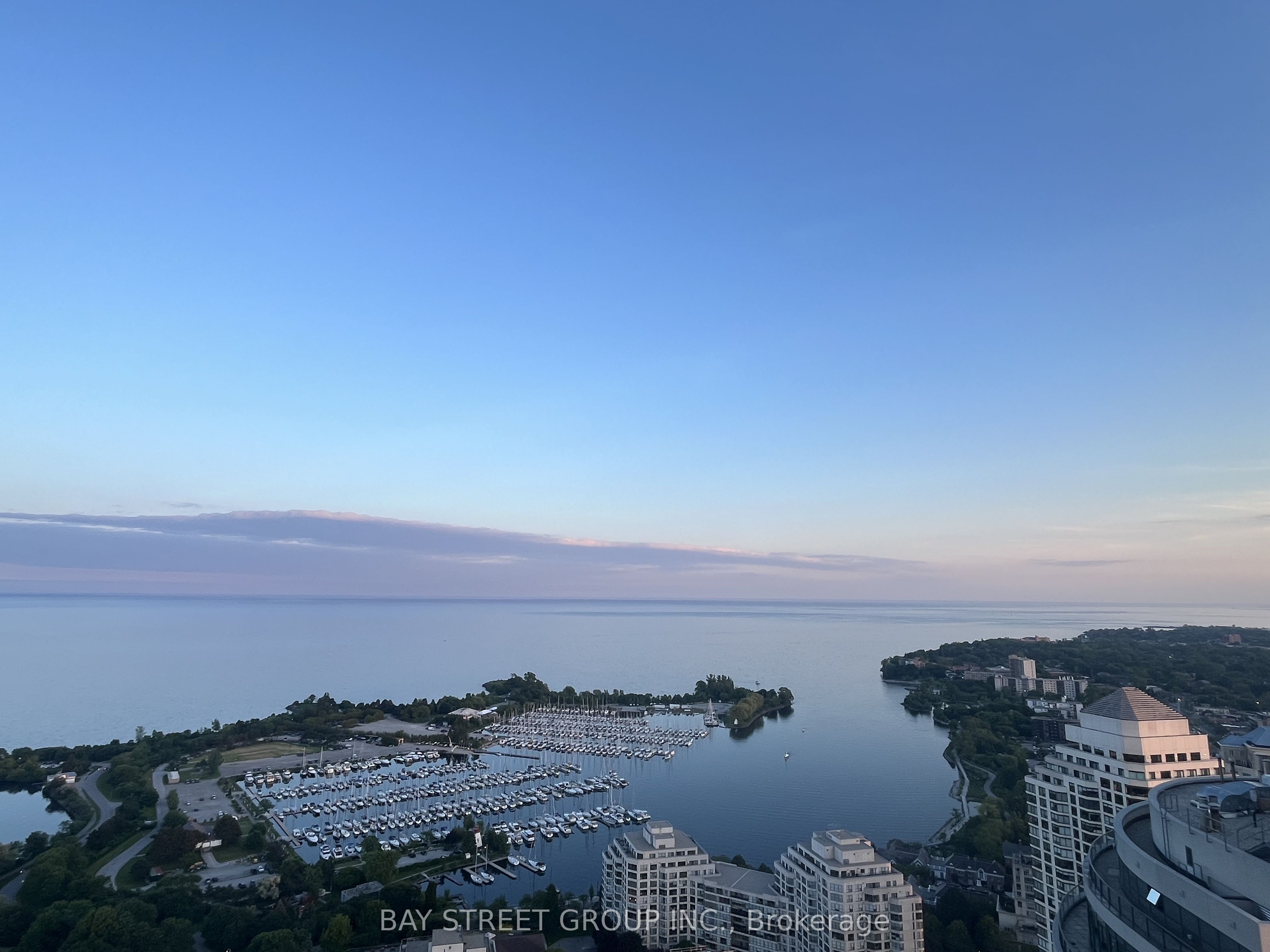 2230 Lake Shore Boulevard W Lph1