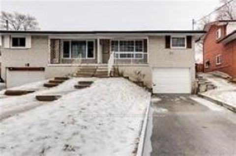 17 Dixington Crescent Toronto ON M9P 2K3