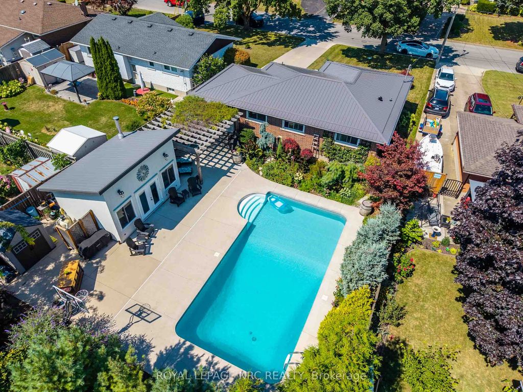 Photo of 6 CROYDON Drive, St. Catharines, ON L2M 1J2 (MLS # X12790860)