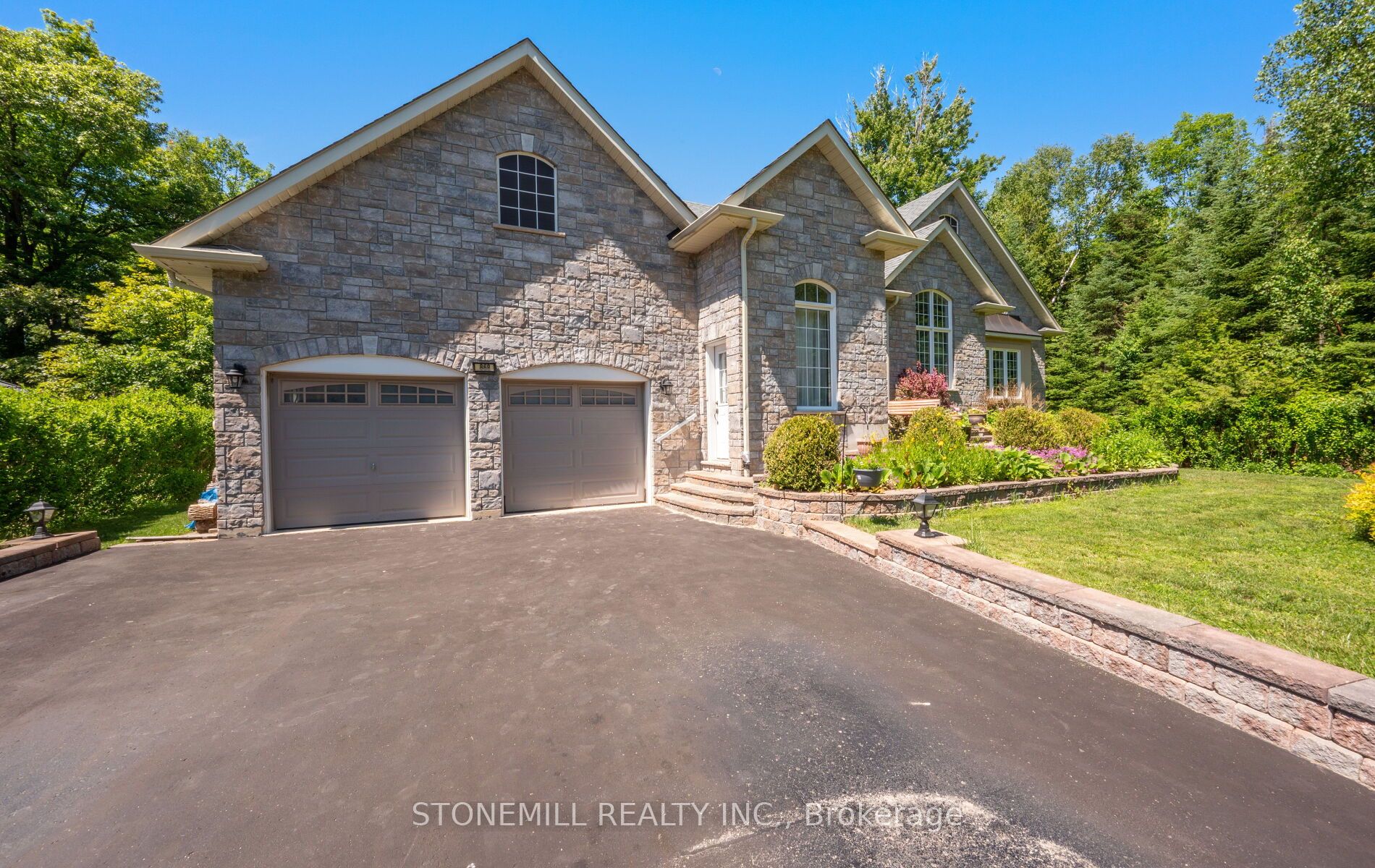 868 Eastdale Drive