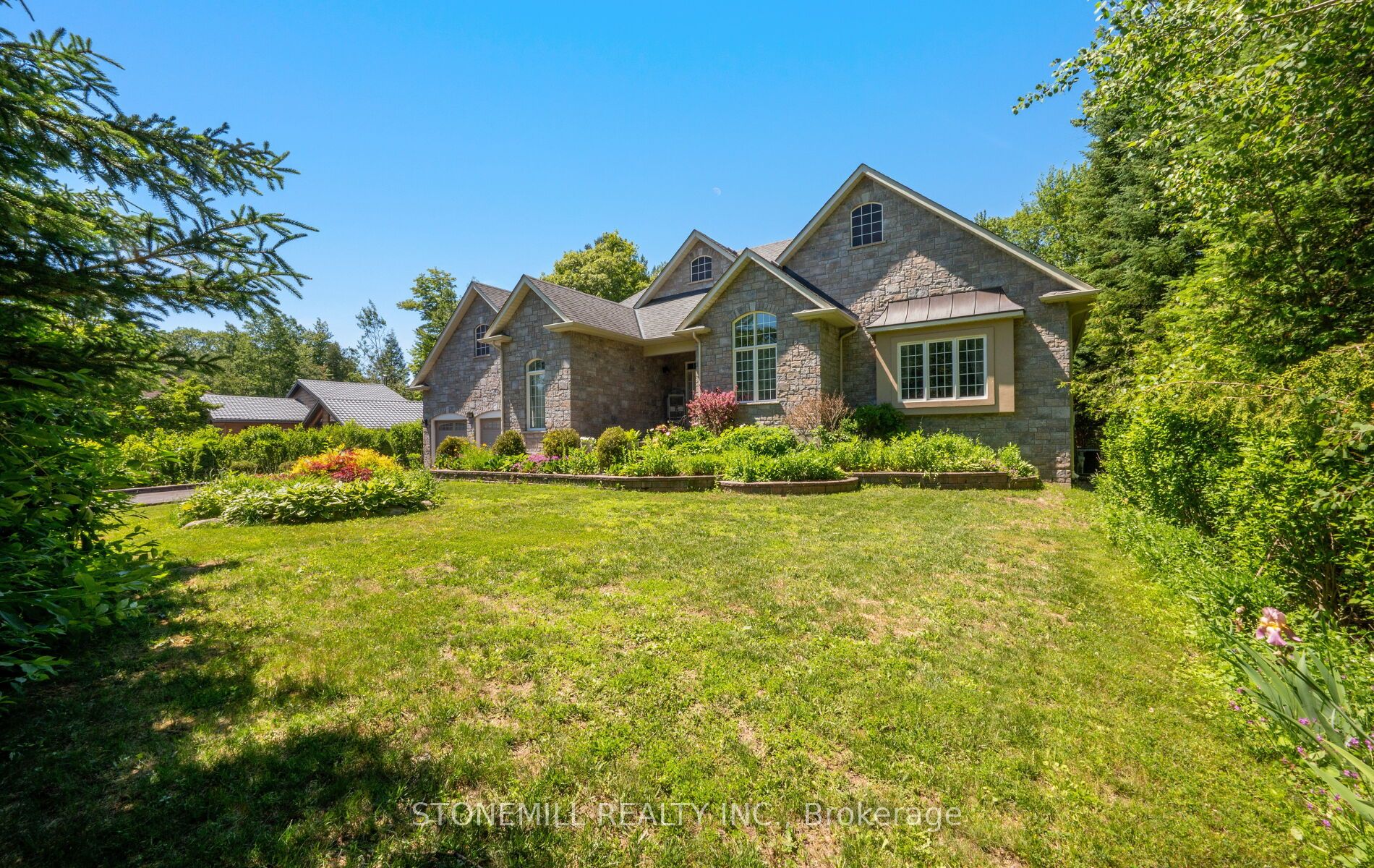 868 Eastdale Drive