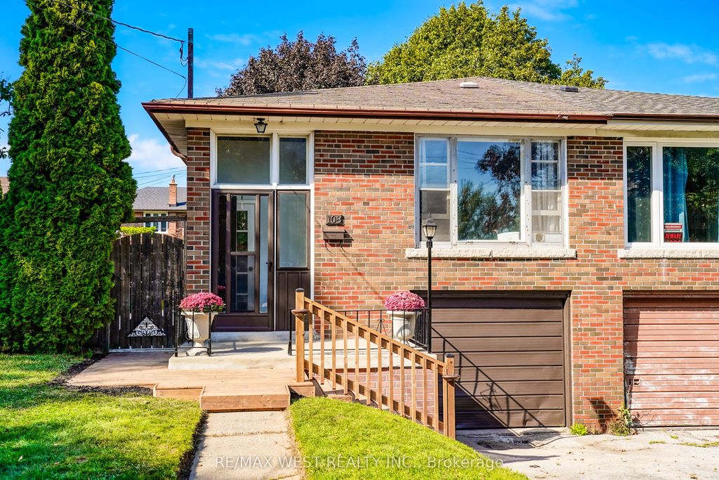 Photo of 108 Pandora Circle, Toronto, ON M1H 1V9 (MLS # E12450840)