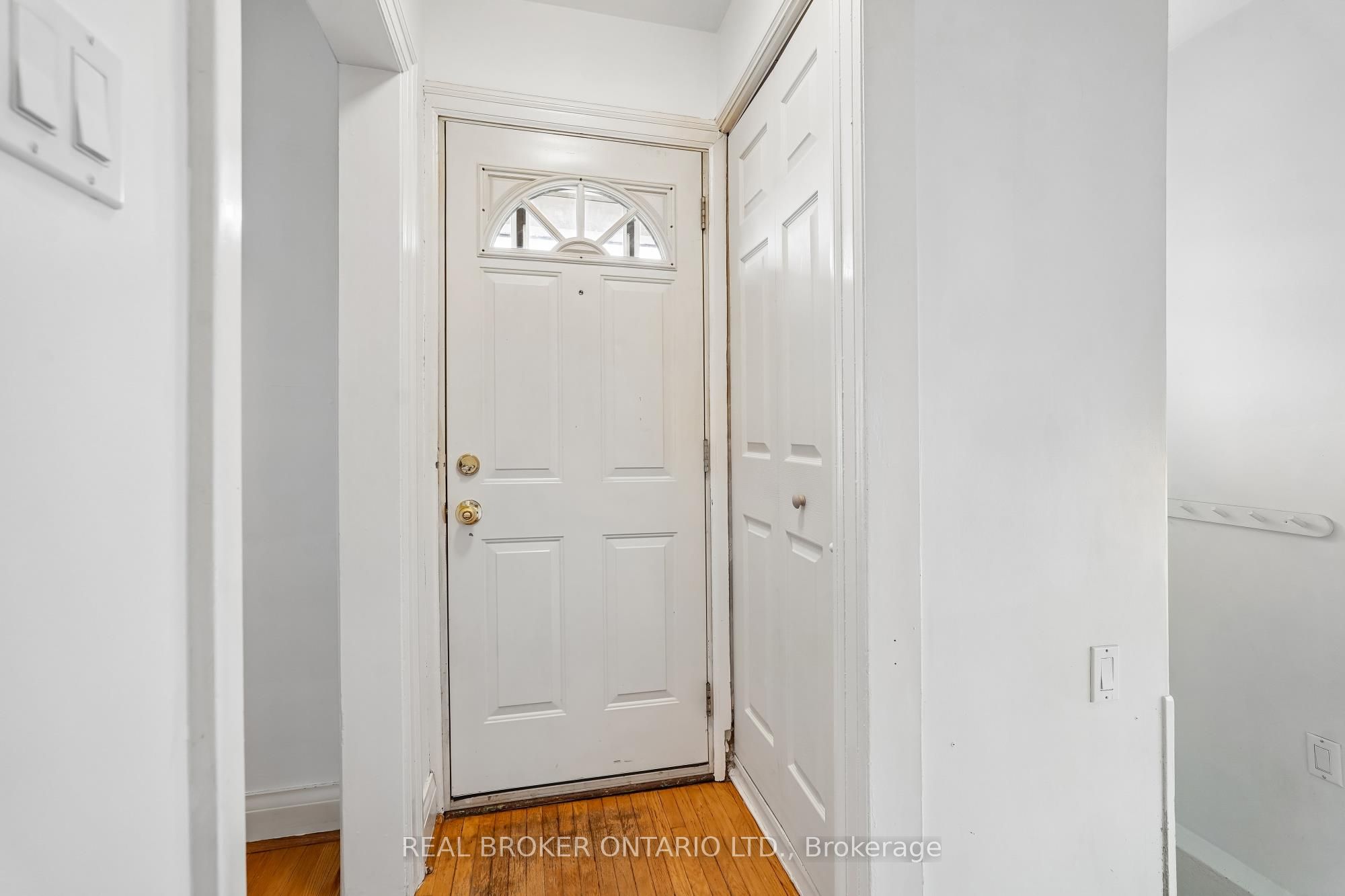 14 Plains Road