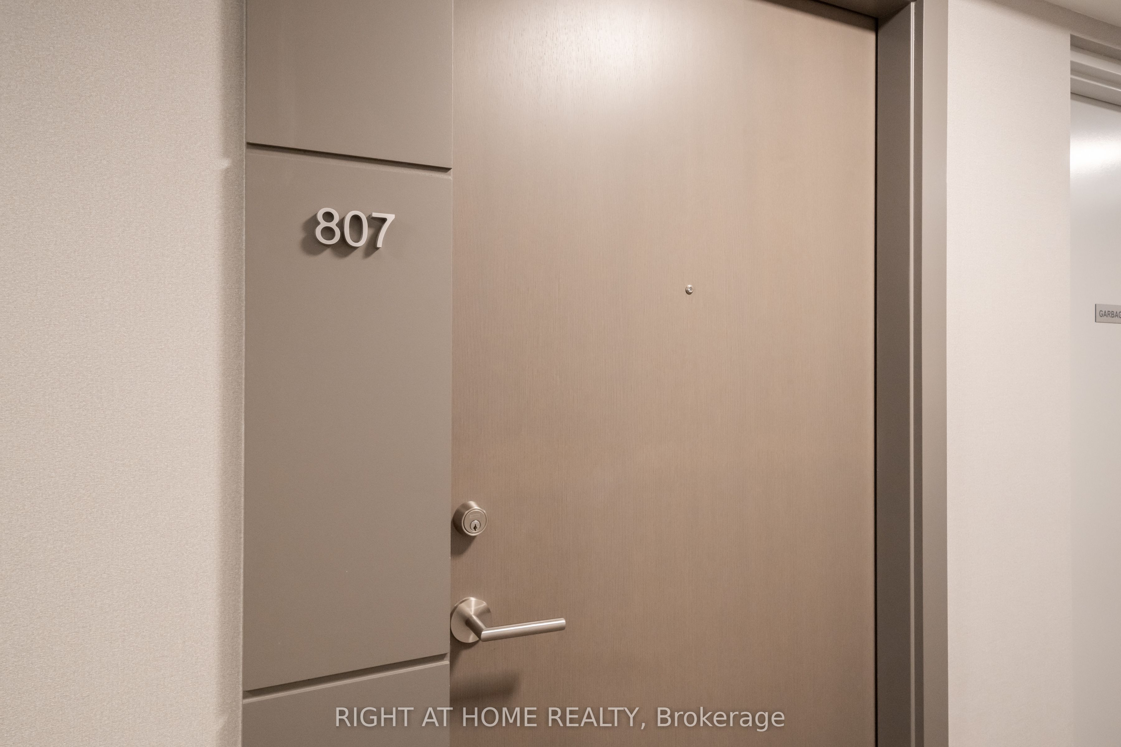 10 Wilby Crescent 807
