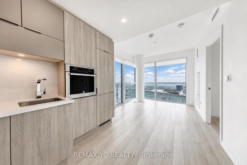 Photo of 39 Roehampton Avenue #3708, Toronto, ON M4P 0G1 (MLS # C13741560)