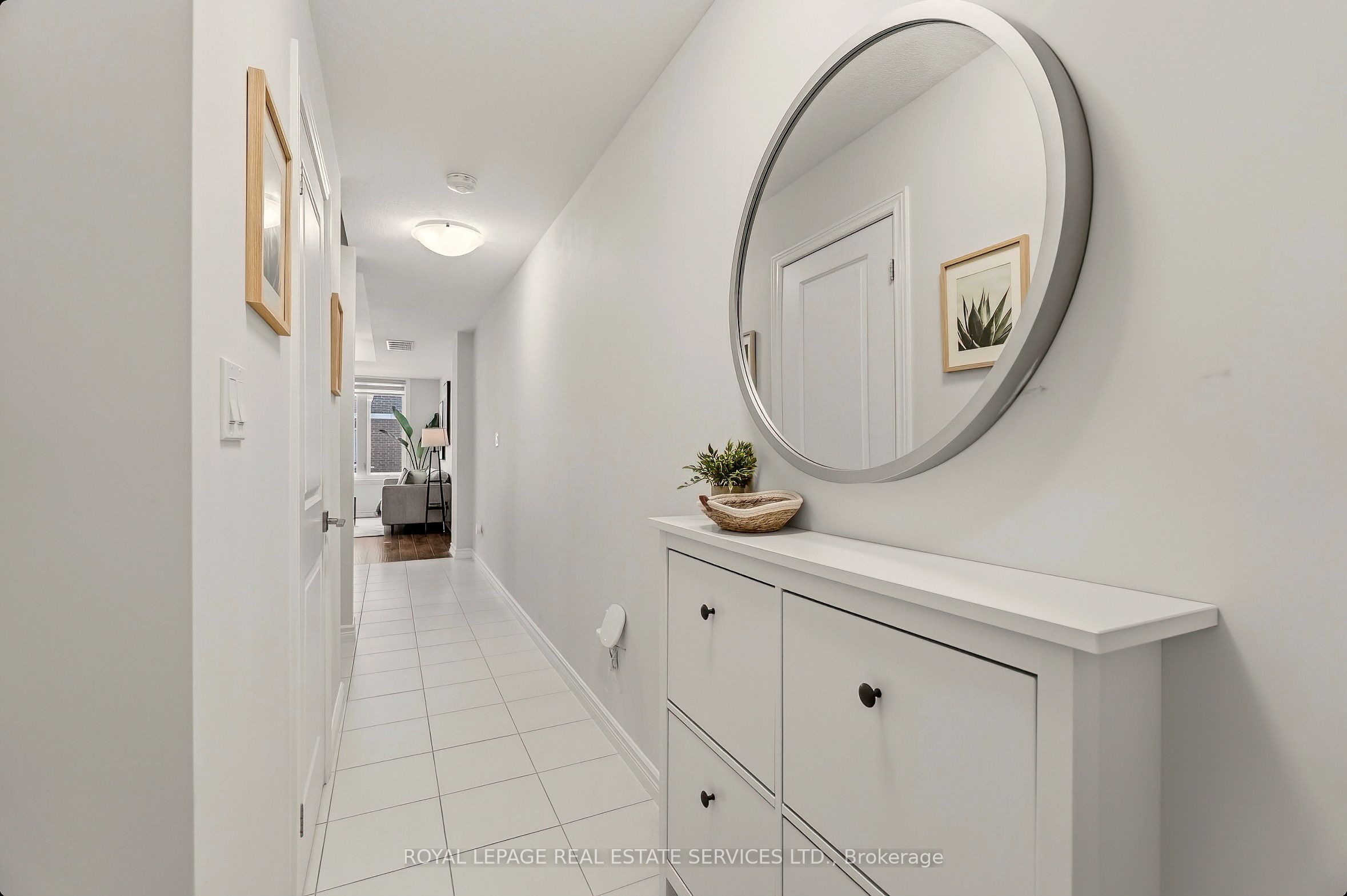 445 Ontario Street S 68