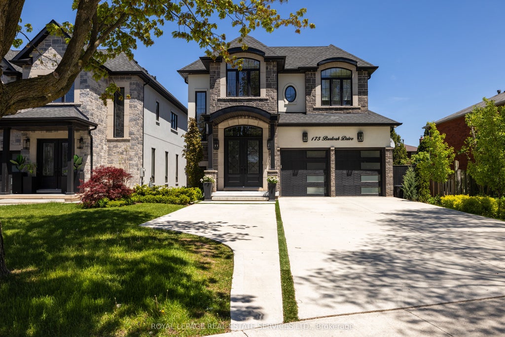 Photo of 175 Burloak Drive W, Oakville, ON L6L 6E6 (MLS # W14113488)