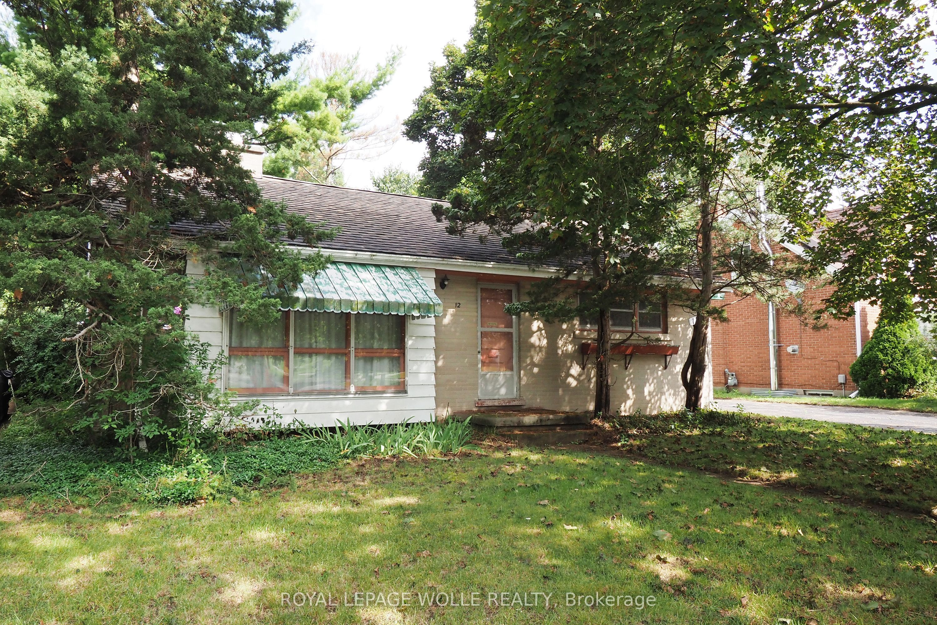 12 Oakwood Avenue