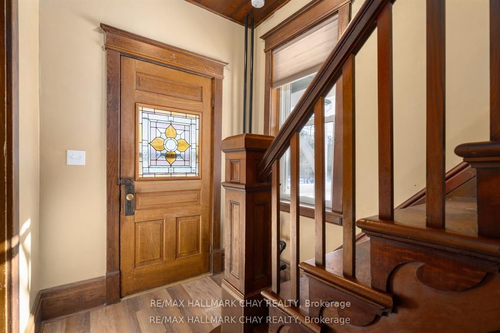 Photo of 4514 Penetanguishene Road, Springwater, ON L0L 1V0 (MLS # S12652362)