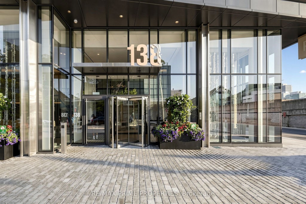 Photo of 138 Downes Street #4302, Toronto, ON M5E 0E4 (MLS # C13884294)