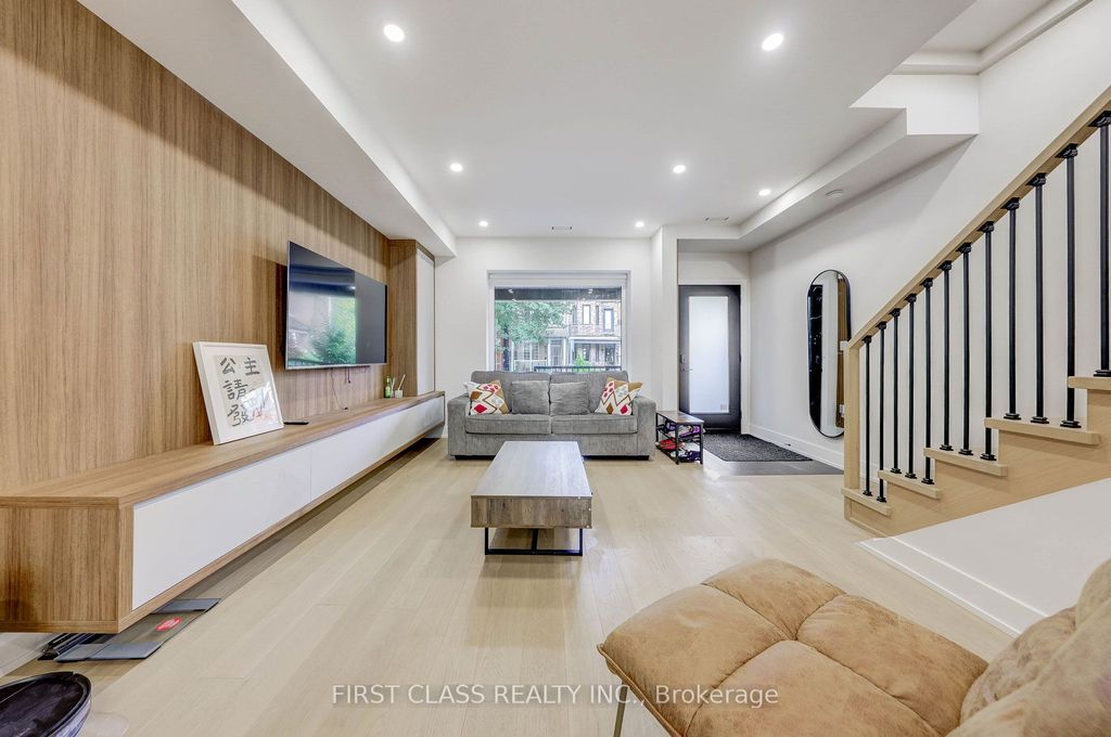 Photo of 431 Roxton Road, Toronto, ON M6G 3R5 (MLS # C12676098)