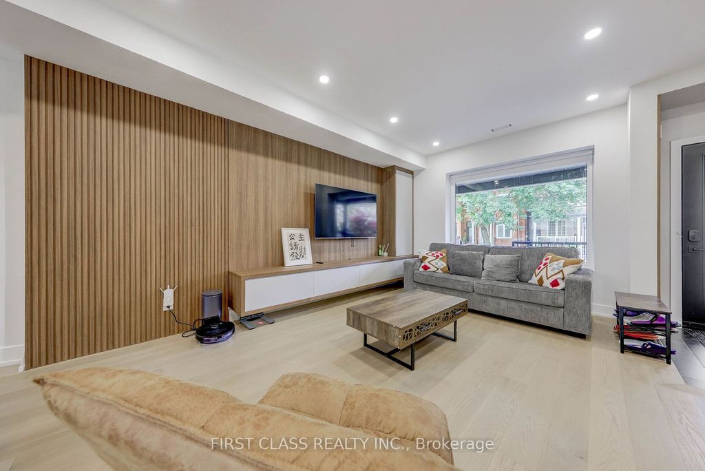 Photo of 431 Roxton Road, Toronto, ON M6G 3R5 (MLS # C12676098)