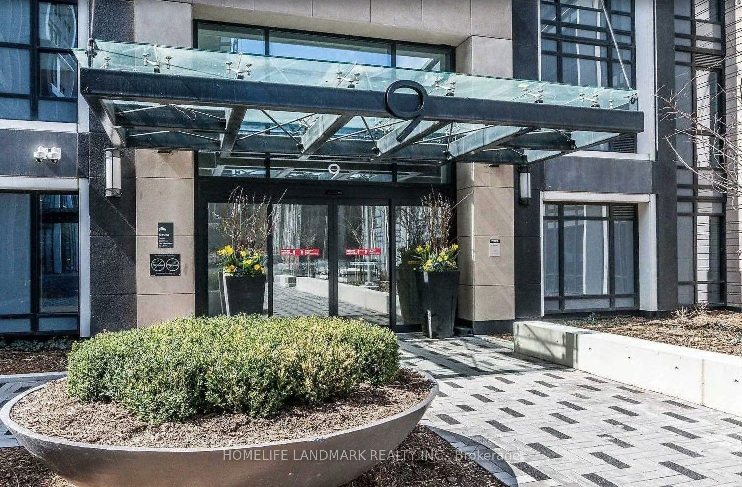 9 Mabelle Avenue 1022