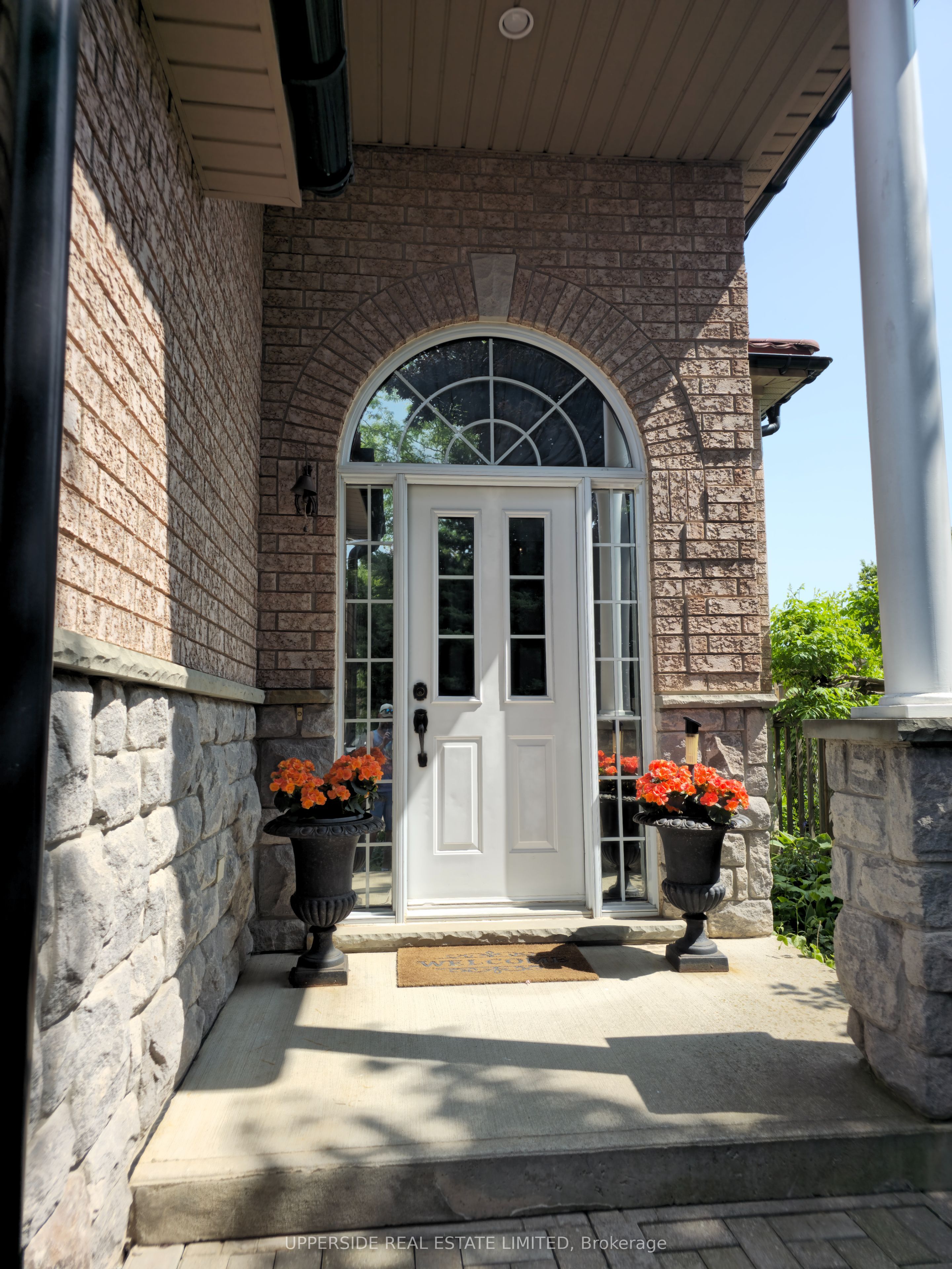 4 Kingsley Road S