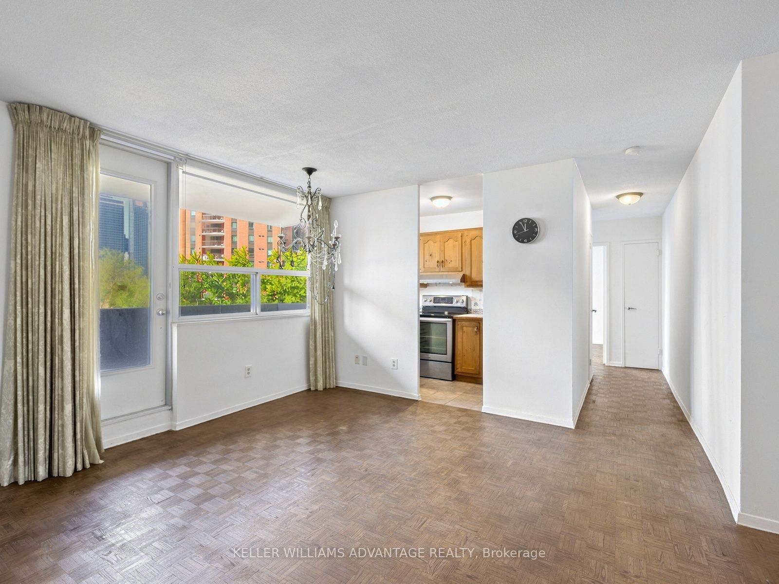 40 Homewood Avenue 807