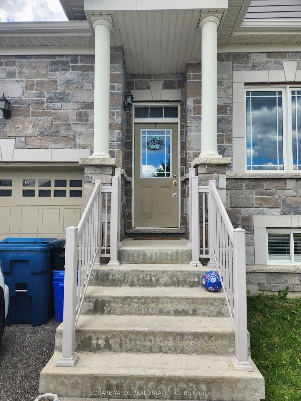 Photo of 185 Isabella Drive, Orillia, ON L3V 8K7 (MLS # S13443388)