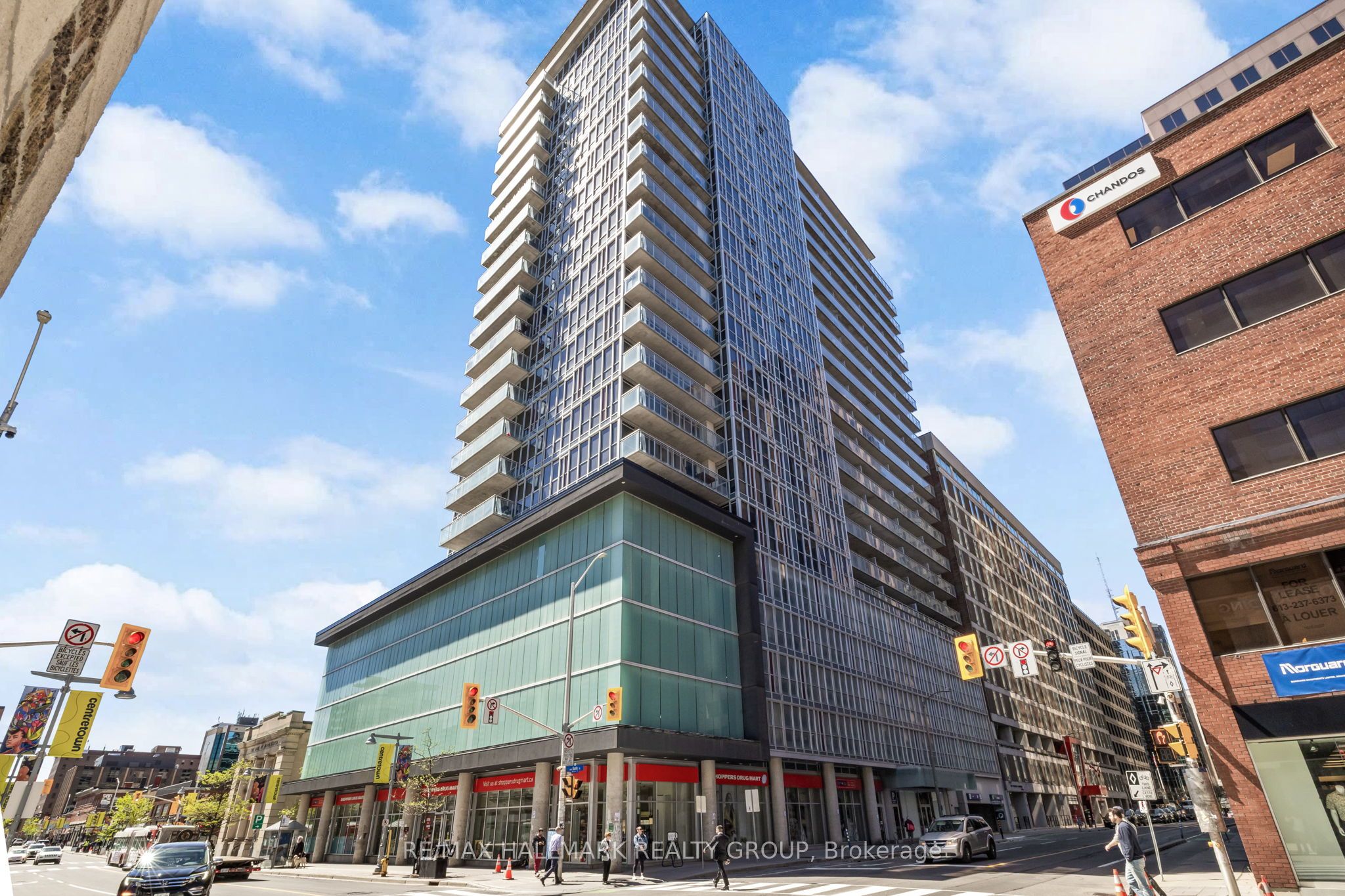 Photo 1 of 34 — 324 Laurier Avenue W 1804, Ottawa Centre, ON K1N 6P6