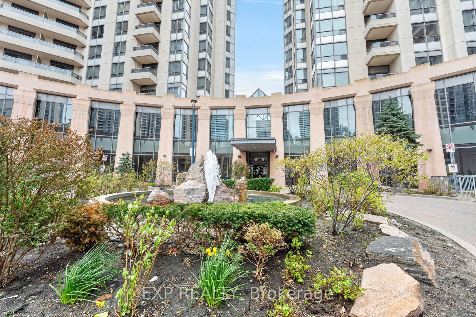 5 Northtown Way 1109