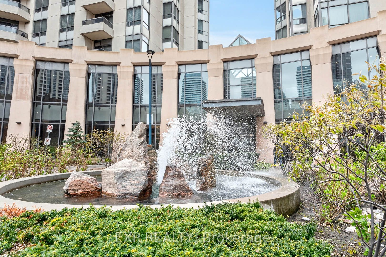 5 Northtown Way 1109