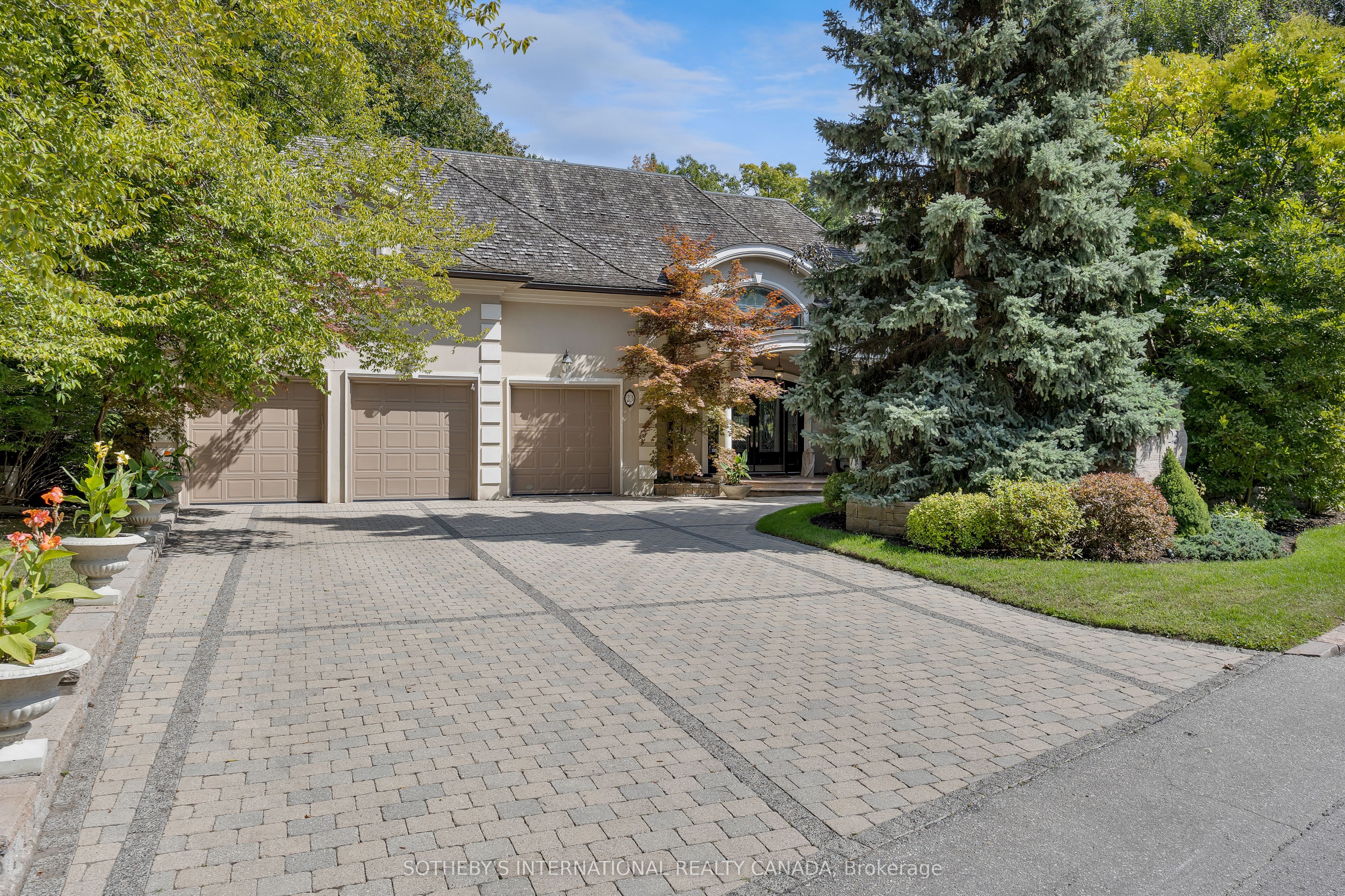 23 Edenbrook Hill