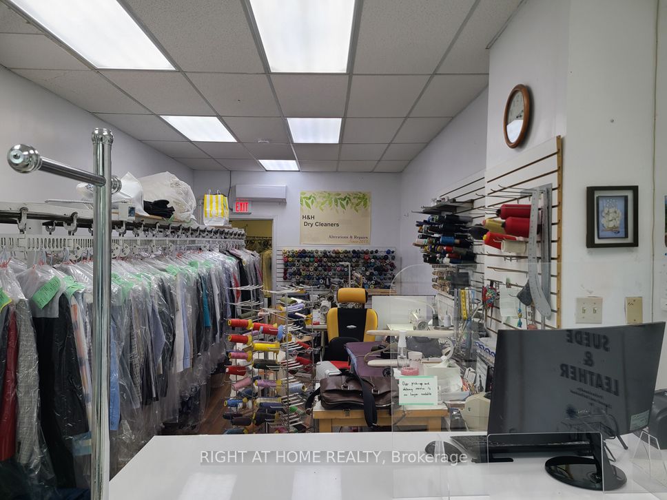 2207 Gerrard Street E