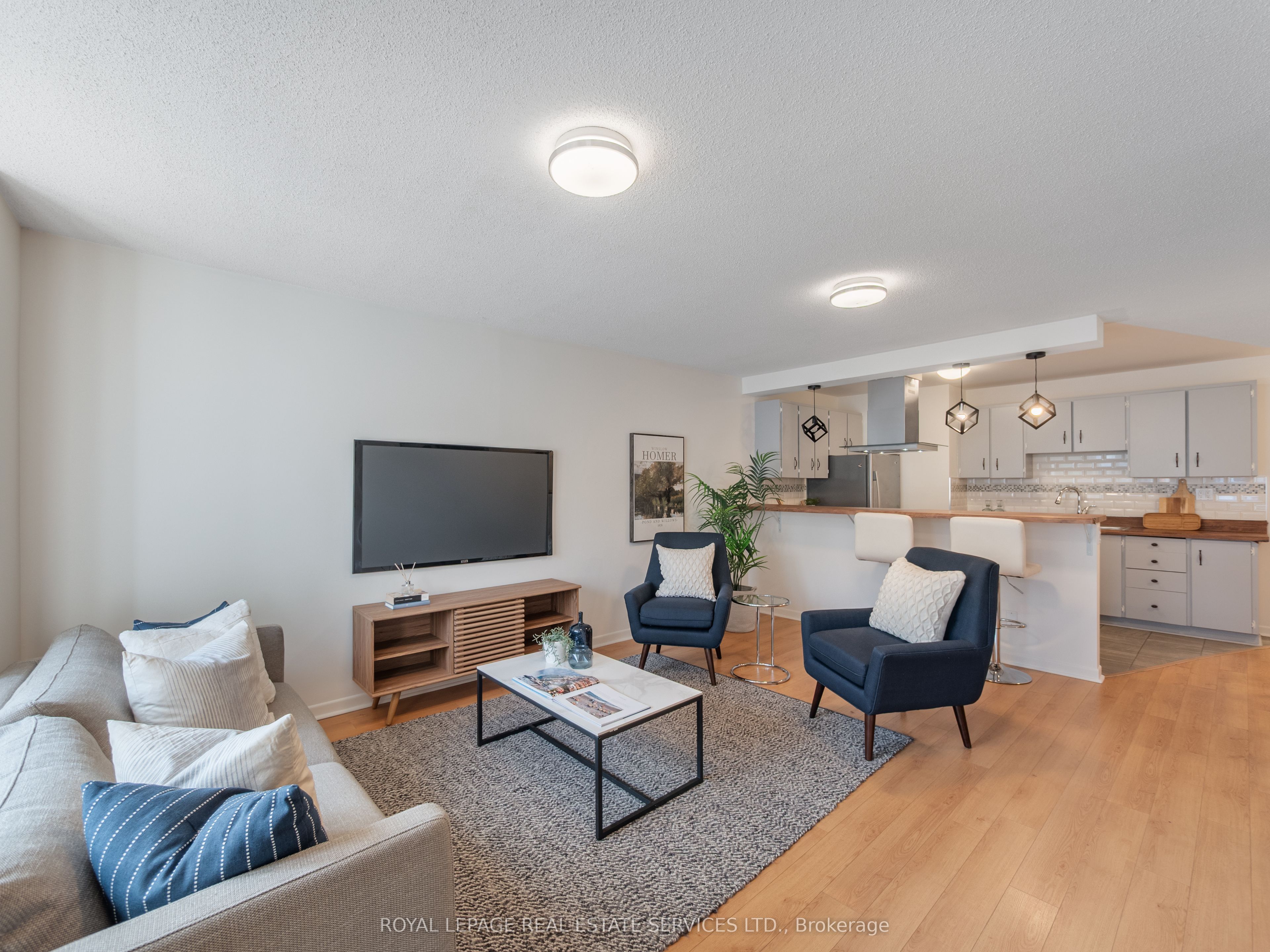 346 Indian Road Crescent