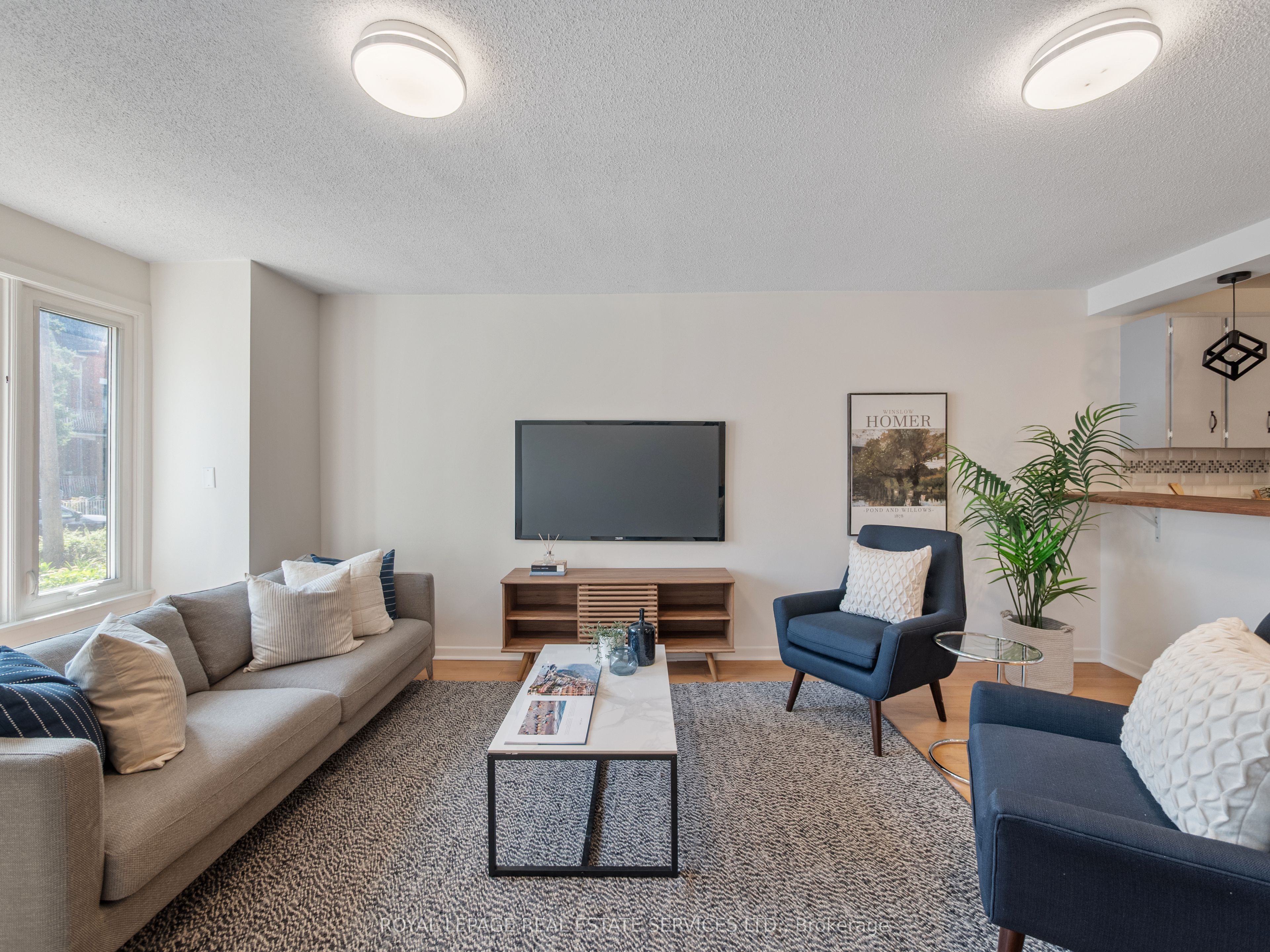 346 Indian Road Crescent