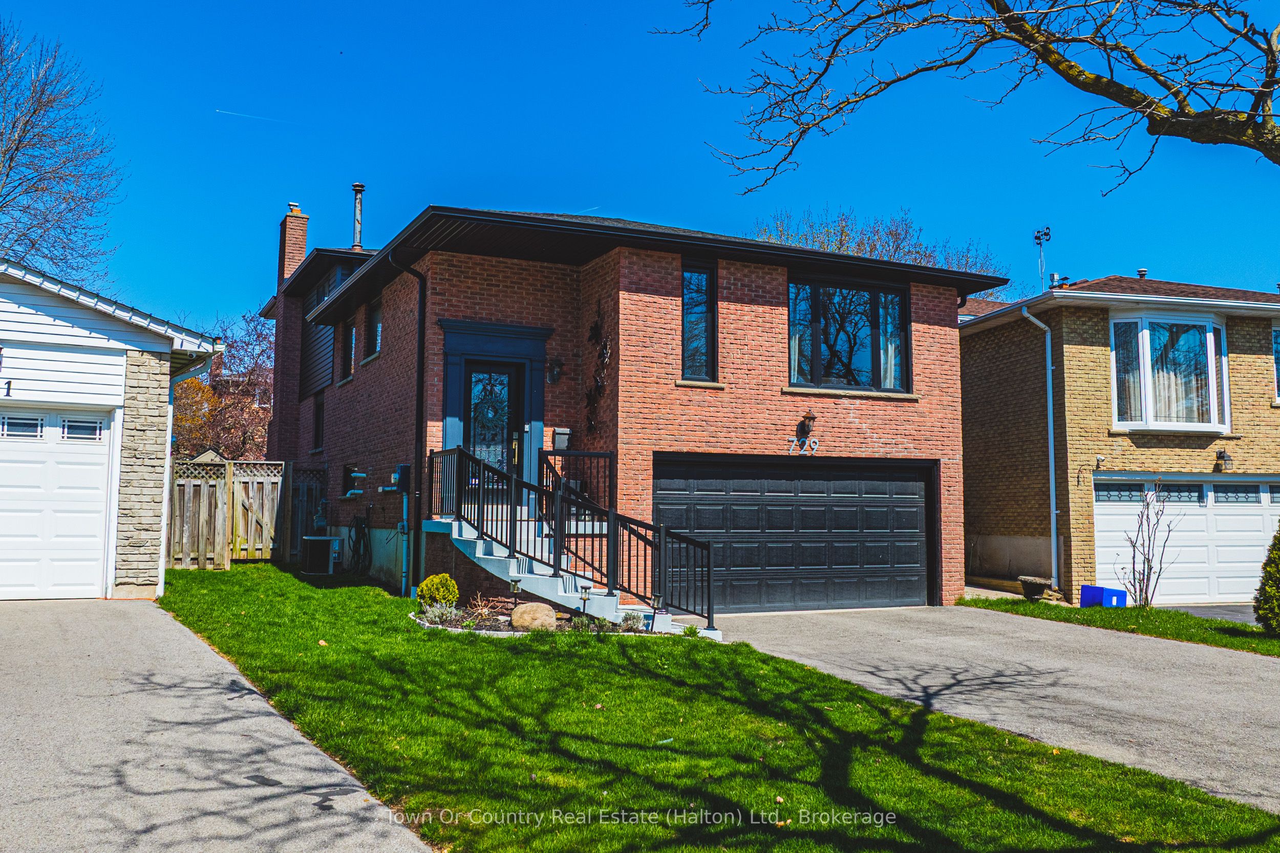 729 Coulson Avenue