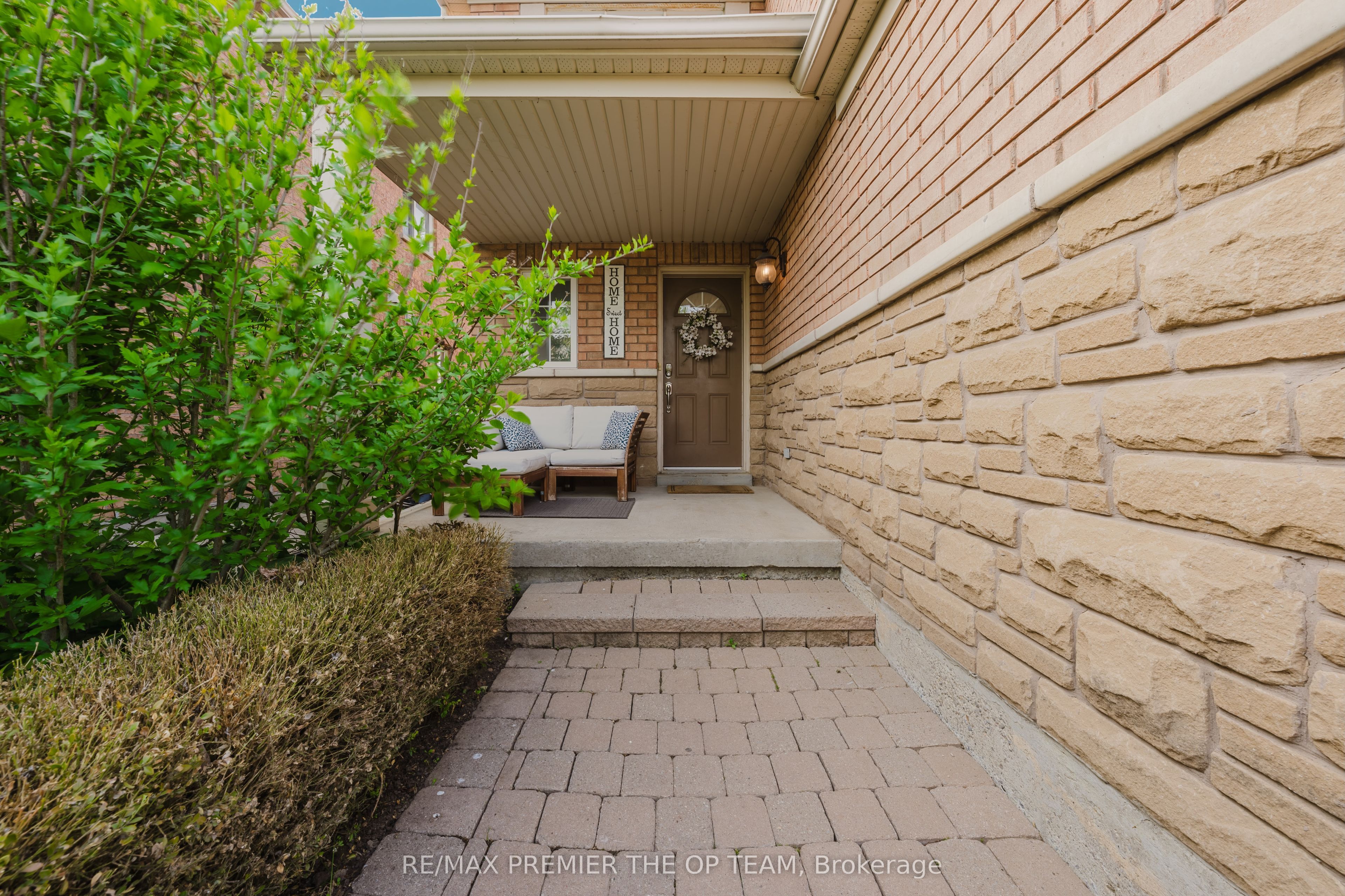 50 Beaverbrook Crescent